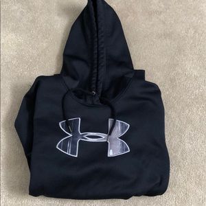 Women’s size large Under Armour Hoodie